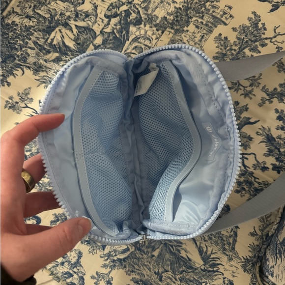 Lululemon Belt Bag- light blue - Picture 3 of 4